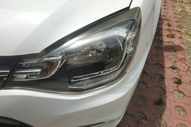 Used Soueast V3 Lingyue 2015 1.5L Manual Happiness Edition Left Front Headlight