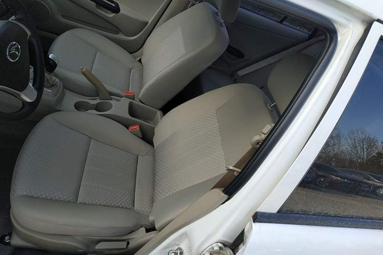 Used Soueast V3 Lingyue 2015 1.5L Manual Happiness Edition Left Front Seat
