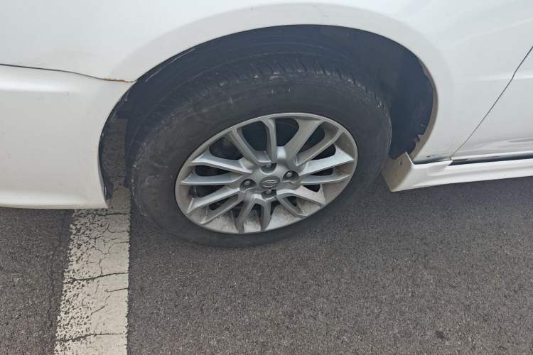 Used Soueast V3 Lingyue 2015 1.5L Manual Happiness Edition Left Front Wheel Hub