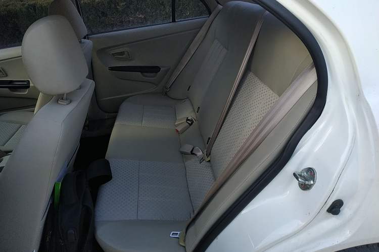 Used Soueast V3 Lingyue 2015 1.5L Manual Happiness Edition Left Rear Seat