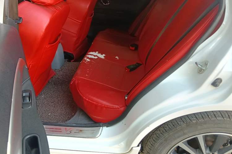 Used Soueast V3 Lingyue 2015 1.5L Manual Style Edition Left Rear Seat