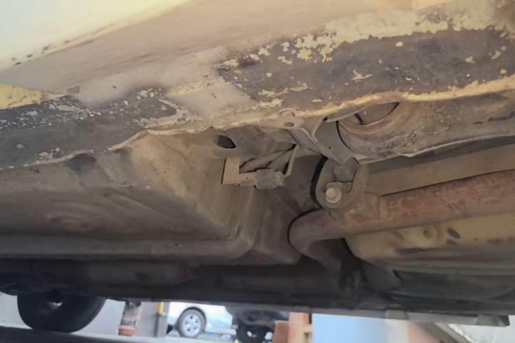 Used Soueast V3 Lingyue 2015 1.5L Manual Style Edition Left Side Sill