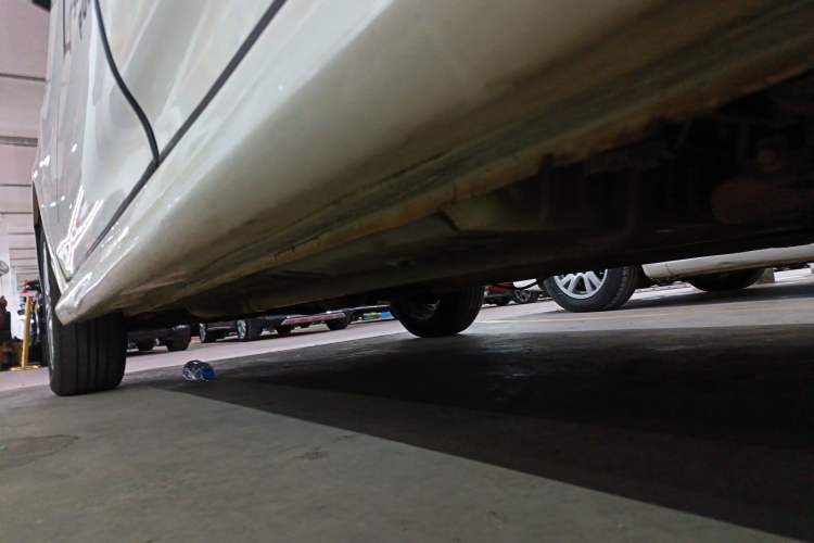 Used Soueast V3 Lingyue 2015 1.5L AMT Happiness Edition Left Side Sill