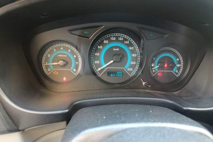 Used Soueast V3 Lingyue 2015 1.5L Manual Style Edition Odometer Close Up