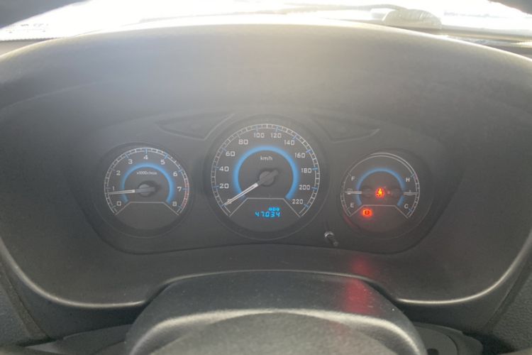 Used Soueast V3 Lingyue 2015 1.5L Manual Style Edition Odometer Close Up