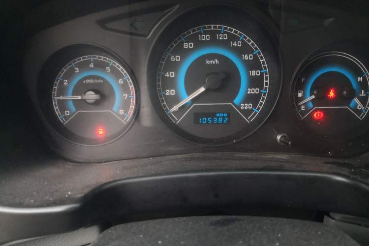 Used Soueast V3 Lingyue 2015 1.5L Manual Style Edition Odometer Close Up