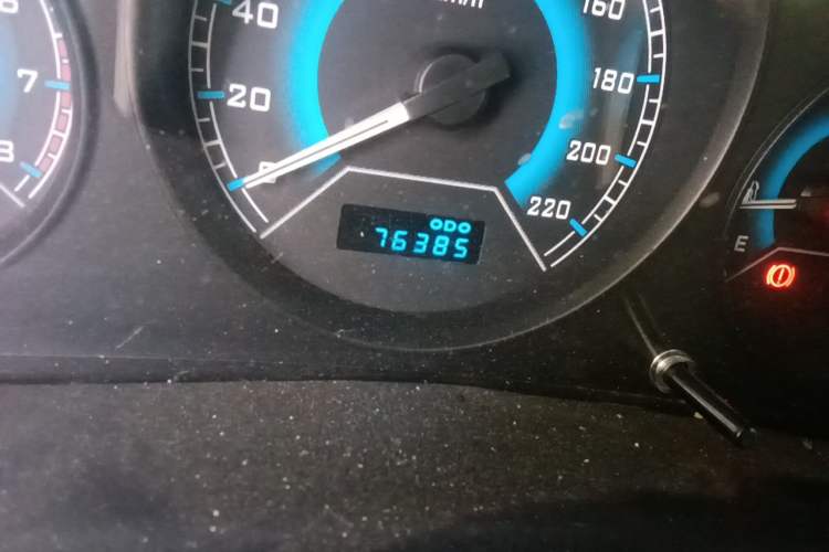Used Soueast V3 Lingyue 2015 1.5L Manual Happiness Edition Odometer Close Up