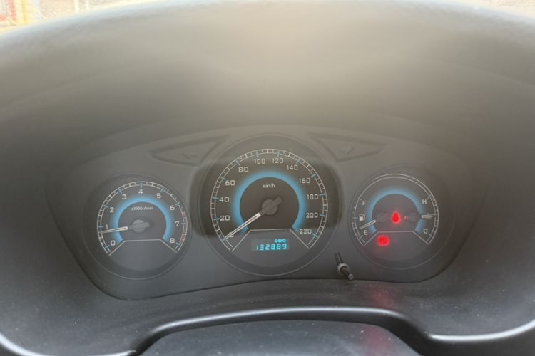 Used Soueast V3 Lingyue 2015 1.5L Manual Style Edition Odometer Close Up