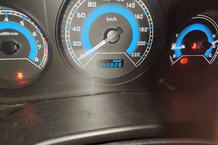 Used Soueast V3 Lingyue 2015 1.5L Manual Happiness Edition Odometer Close Up