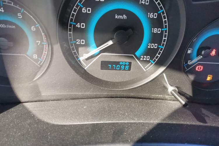 Used Soueast V3 Lingyue 2015 1.5L Manual Style Edition Odometer Close Up