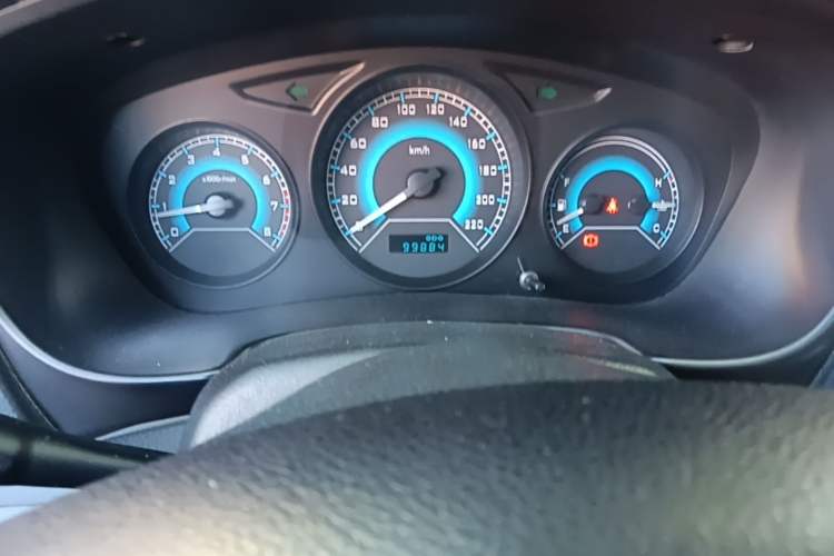 Used Soueast V3 Lingyue 2015 1.5L Manual Style Edition Odometer Close Up