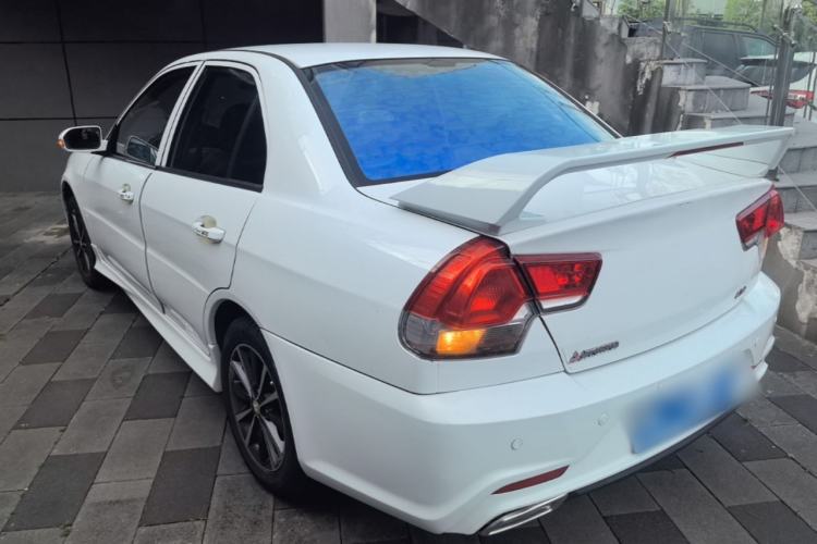 Used Soueast V3 Lingyue 2015 1.5L Manual Style Edition Rear Left 45 Deg