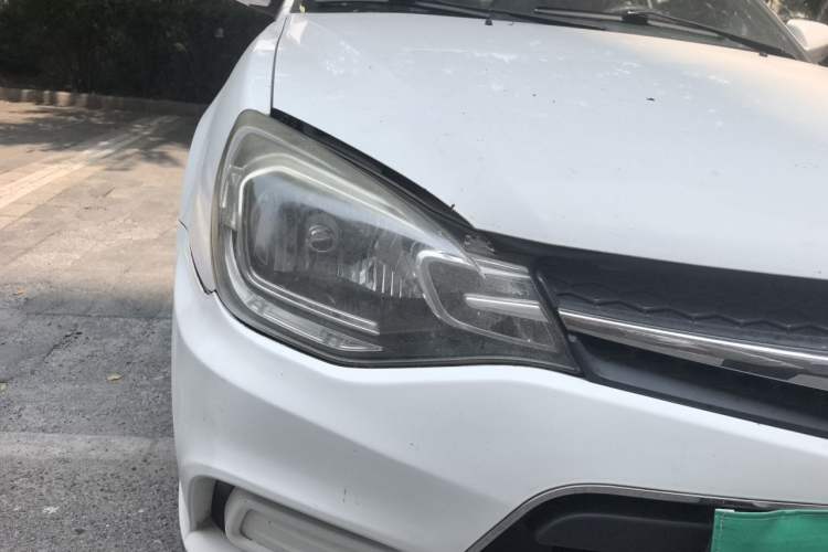 Used Soueast V3 Lingyue 2015 1.5L Manual Happiness Edition Right Front Headlight