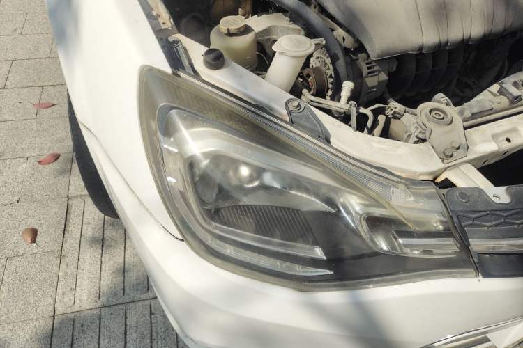 Used Soueast V3 Lingyue 2015 1.5L AMT Happiness Edition Right Front Headlight