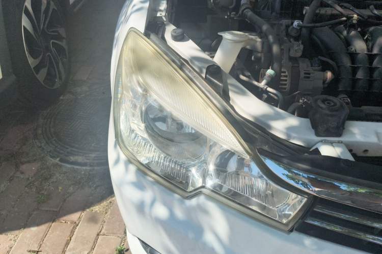 Used Soueast V3 Lingyue 2015 1.5L Manual Happiness Edition Right Front Headlight