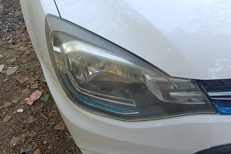 Used Soueast V3 Lingyue 2015 1.5L Manual Style Edition Right Front Headlight