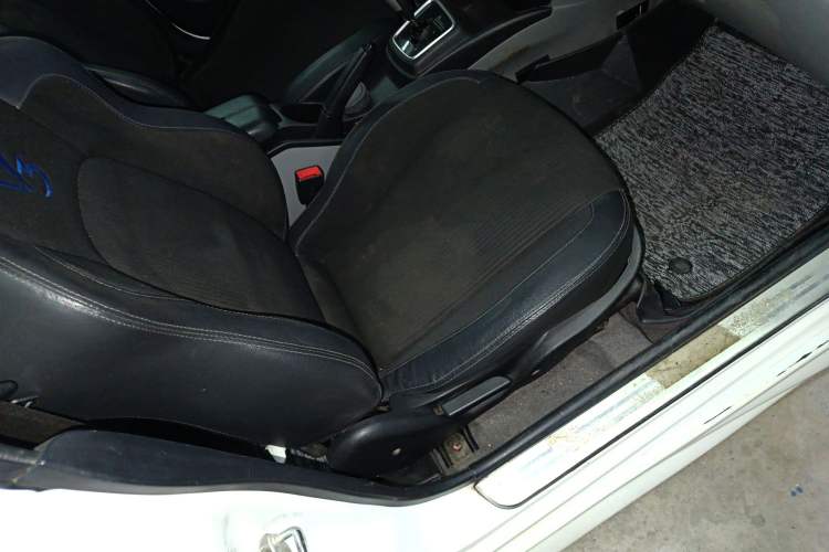 Used Soueast V3 Lingyue 2015 1.5L AMT Happiness Edition Right Front Seat