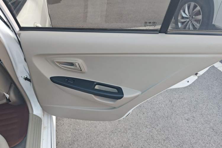 Used Soueast V3 Lingyue 2015 1.5L Manual Happiness Edition Right Rear Door Interior