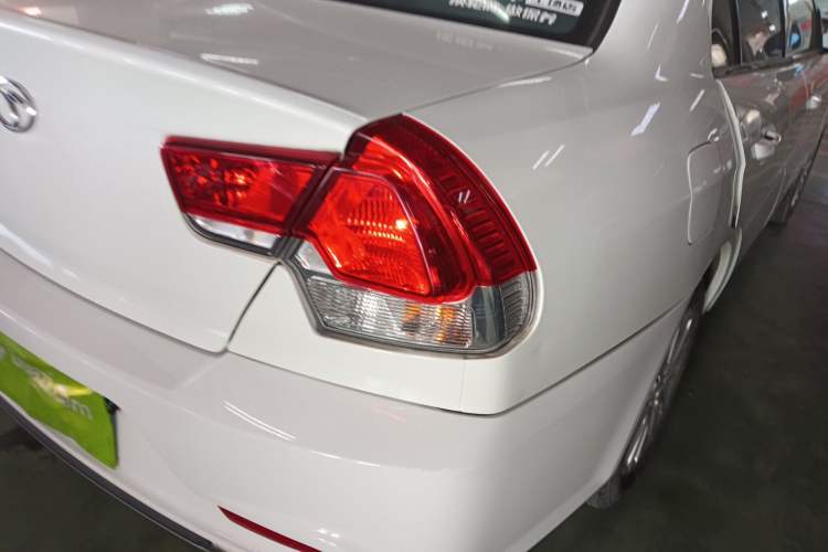 Used Soueast V3 Lingyue 2015 1.5L Manual Happiness Edition Right Rear Taillight