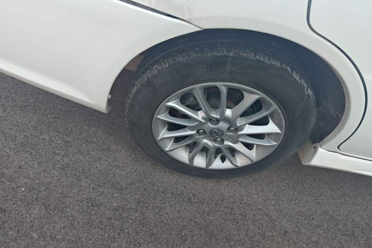Used Soueast V3 Lingyue 2015 1.5L Manual Happiness Edition Right Rear Wheel Hub