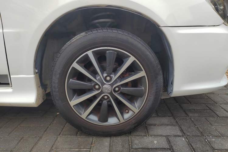 Used Soueast V3 Lingyue 2015 1.5L Manual Style Edition Right Rear Wheel Hub