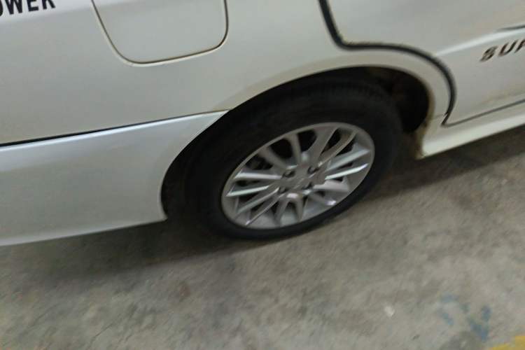 Used Soueast V3 Lingyue 2015 1.5L AMT Happiness Edition Right Rear Wheel Hub