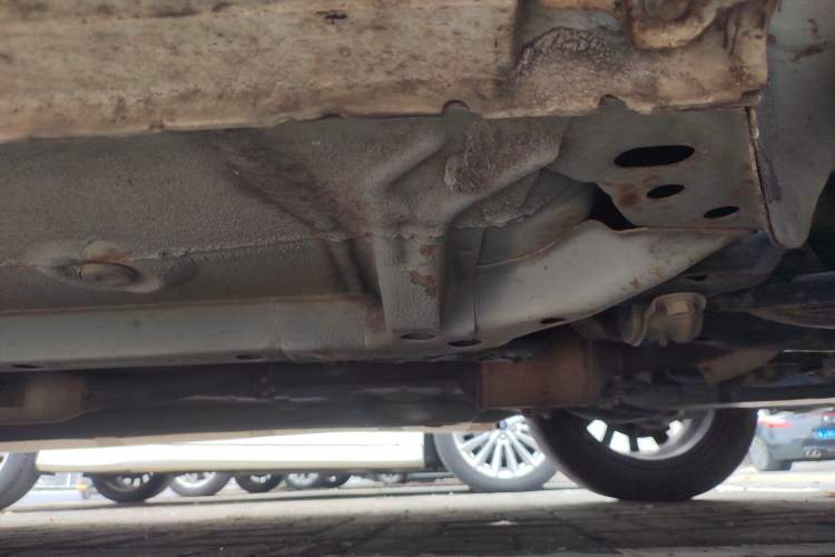 Used Soueast V3 Lingyue 2015 1.5L Manual Style Edition Right Side Sill