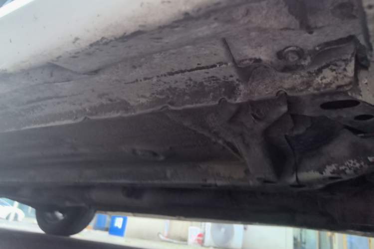 Used Soueast V3 Lingyue 2015 1.5L Manual Style Edition Right Side Sill