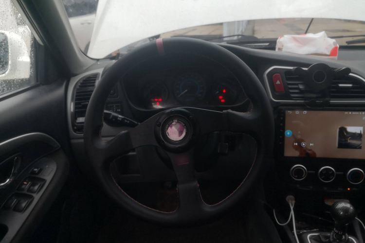 Used Soueast V3 Lingyue 2015 1.5L Manual Style Edition Steering Wheel
