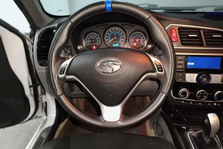 Used Soueast V3 Lingyue 2015 1.5L Manual Style Edition Steering Wheel
