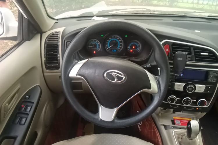 Used Soueast V3 Lingyue 2015 1.5L Manual Happiness Edition Steering Wheel