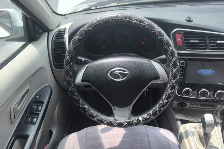 Used Soueast V3 Lingyue 2015 1.5L Manual Happiness Edition Steering Wheel