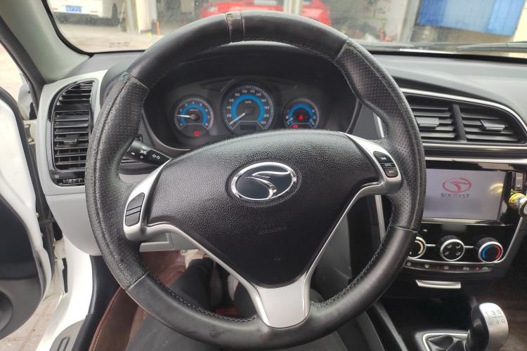 Used Soueast V3 Lingyue 2015 1.5L Manual Style Edition Steering Wheel
