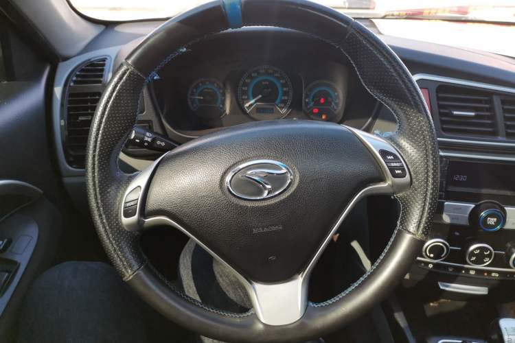 Used Soueast V3 Lingyue 2015 1.5L Manual Style Edition Steering Wheel