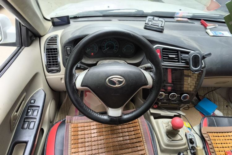 Used Soueast V3 Lingyue 2015 1.5L Manual Happiness Edition Steering Wheel