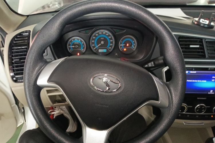 Used Soueast V3 Lingyue 2015 1.5L Manual Happiness Edition Steering Wheel
