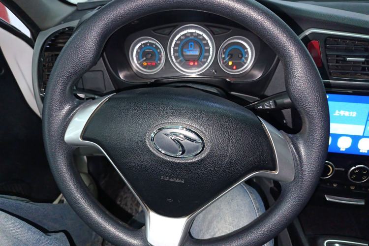 Used Soueast V3 Lingyue 2015 1.5L AMT Happiness Edition Steering Wheel