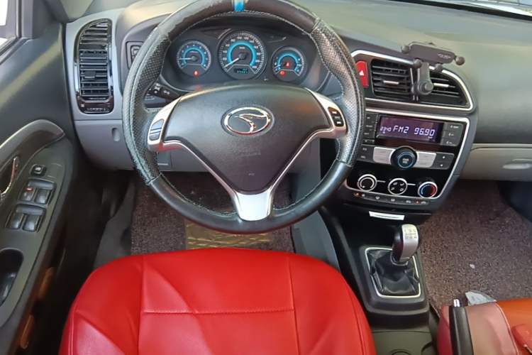 Used Soueast V3 Lingyue 2015 1.5L Manual Style Edition Steering Wheel