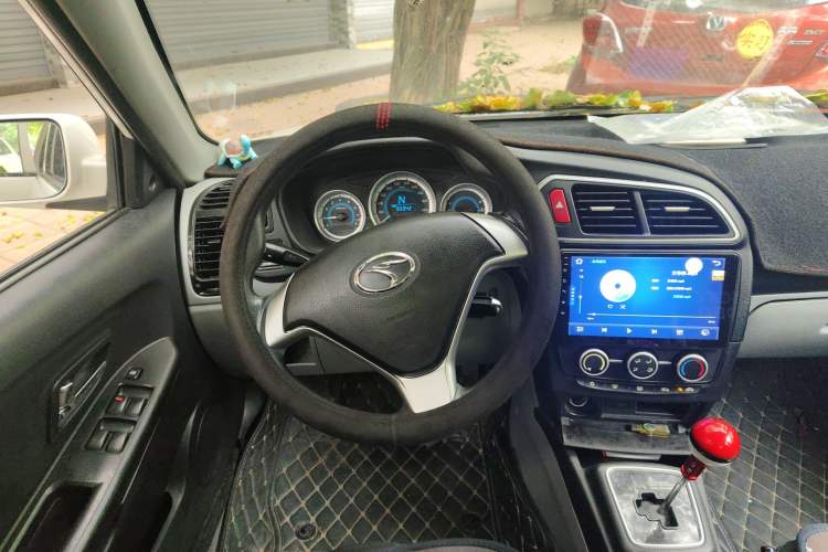 Used Soueast V3 Lingyue 2015 1.5L AMT Happiness Edition Steering Wheel