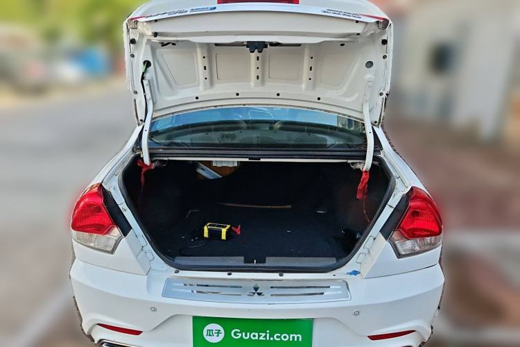 Used Soueast V3 Lingyue 2015 1.5L Manual Style Edition Trunk