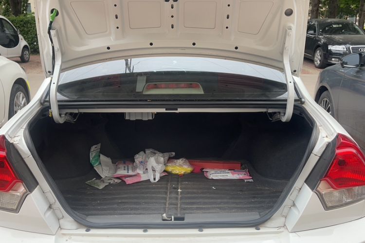 Used Soueast V3 Lingyue 2015 1.5L Manual Happiness Edition Trunk