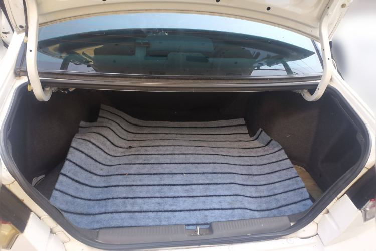 Used Soueast V3 Lingyue 2015 1.5L Manual Style Edition Trunk
