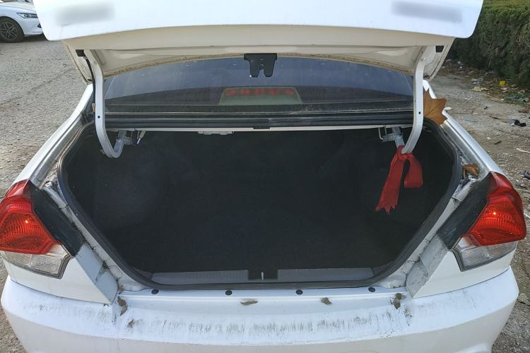 Used Soueast V3 Lingyue 2015 1.5L Manual Happiness Edition Trunk