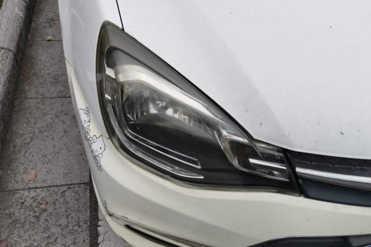 Used Soueast V3 Lingyue 2017 1.5L Manual Xiqi Edition Right Front Headlight