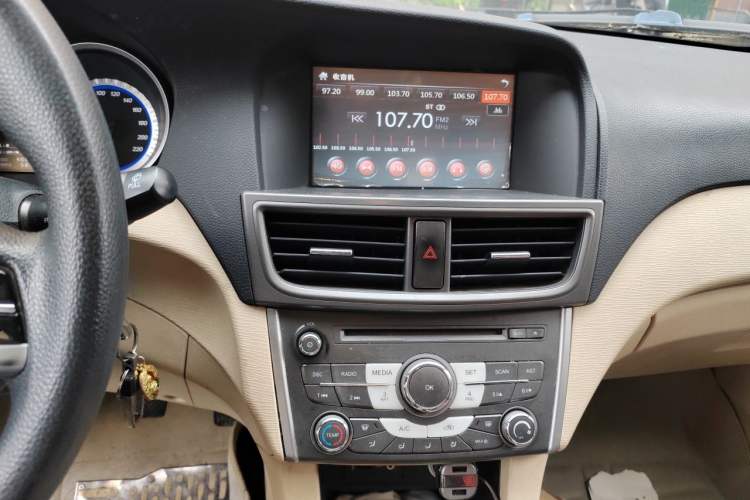 Used Soueast V5 Lingzhi 2012 1.5L Manual Standard Edition Audio And AC Panel