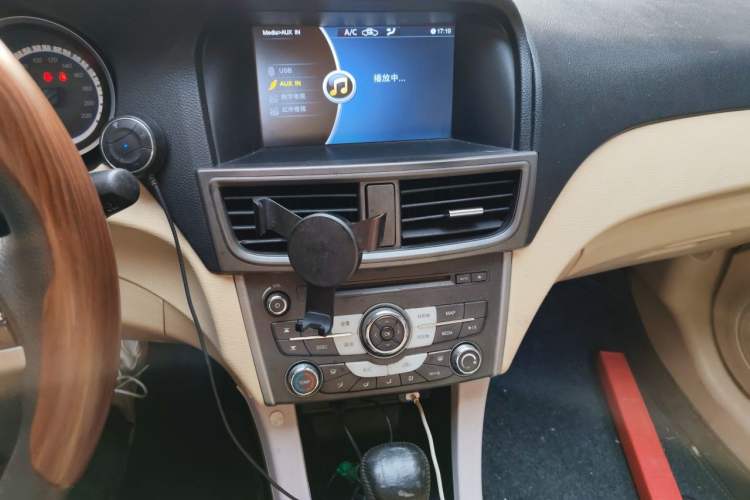 Used Soueast V5 Lingzhi 2012 1.5L CVT Luxury Version Audio And AC Panel
