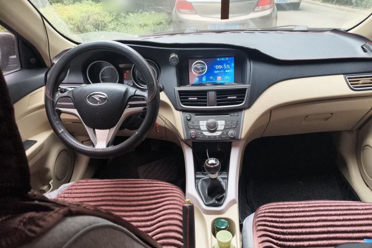 Used Soueast V5 Lingzhi 2012 1.5L Manual Standard Edition Center Console