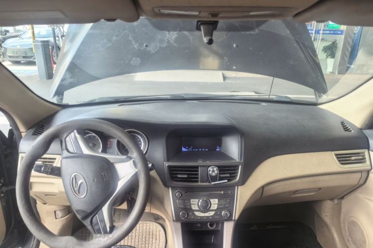 Used Soueast V5 Lingzhi 2012 1.5L Manual Standard Edition Center Console