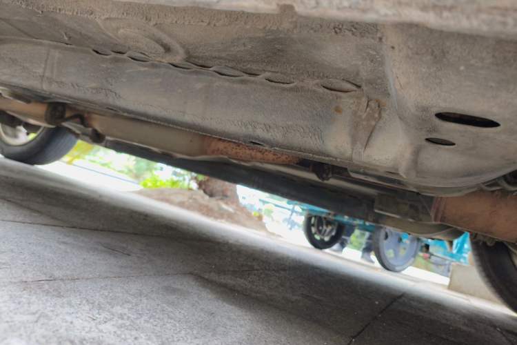 Used Soueast V5 Lingzhi 2012 1.5L Manual Comfort Edition Chassis Front Right
