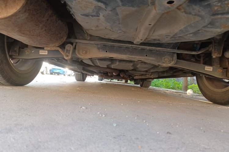 Used Soueast V5 Lingzhi 2012 1.5L Manual Comfort Edition Chassis Rear